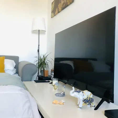 Quartosala Com Vista O Rio Lisboa